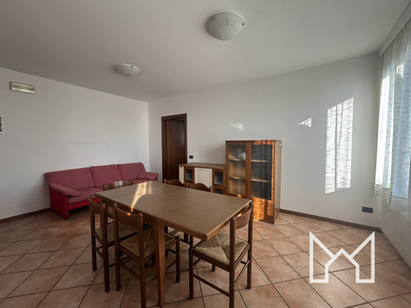 FONTE- Inserito in zona centrale al paese comodo a tutti i servizi, proponiamo appartamento bicam...