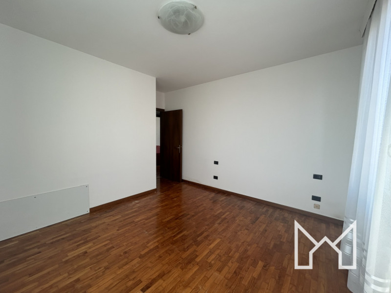 FONTE- Inserito in zona centrale al paese comodo a tutti i servizi, proponiamo appartamento bicam...