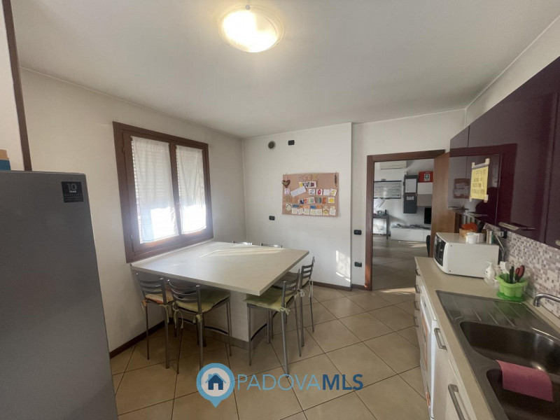 Immobile in esclusiva al Gruppo Padova MLS
Nel cuore pulsante di Noventa Padovana, vi presentiamo...