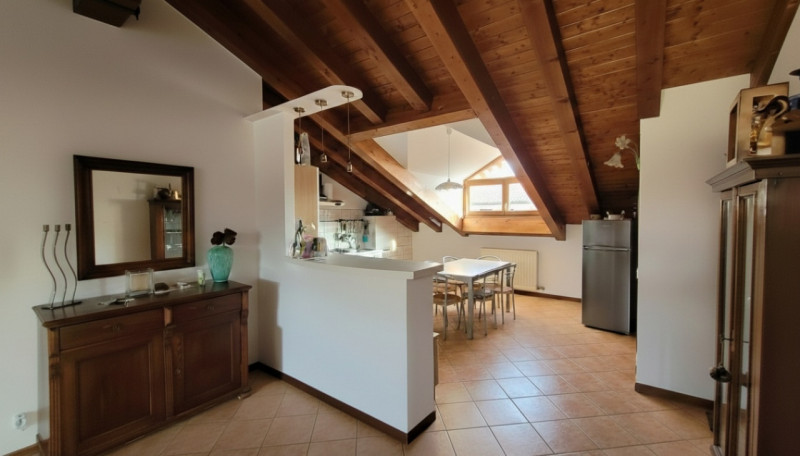 Proponiamo in vendita uno splendido attico di circa 140 mq situato nella tranquilla e servita zon...