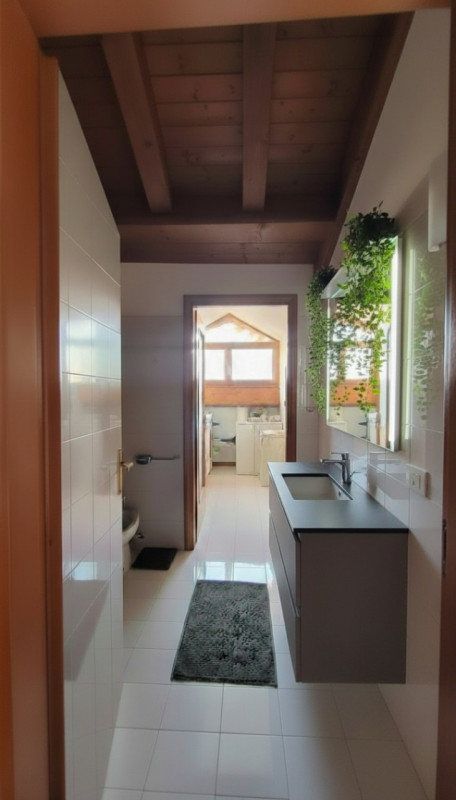 Proponiamo in vendita uno splendido attico di circa 140 mq situato nella tranquilla e servita zon...