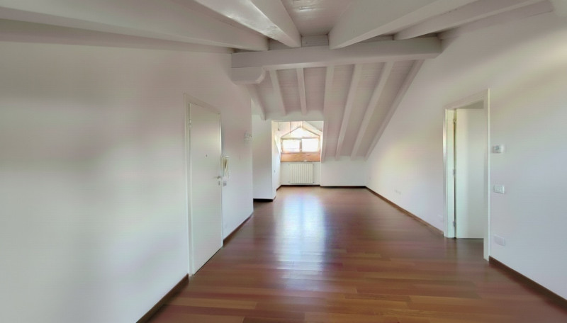 in  vendita uno splendido attico di circa 140 mq situato nel comune di Asolo in località Casella ...