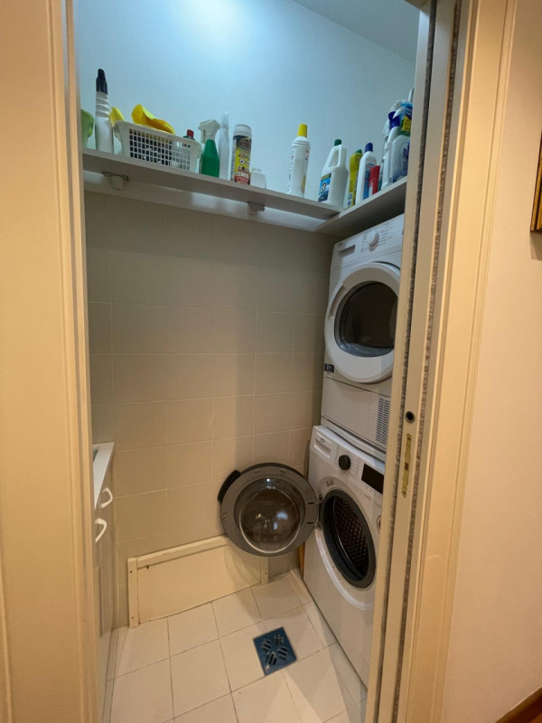 Nella zona più esclusiva di Abano, su elegante palazzina, appartamento al piano primo alto servit...