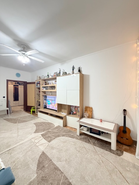 SS TRINITA': nel cuore del quartiere, in posizione comoda a tutti i servizi e mezzi, appartamento...