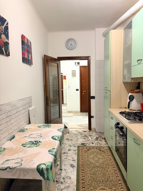 SS TRINITA': nel cuore del quartiere, in posizione comoda a tutti i servizi e mezzi, appartamento...