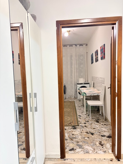 SS TRINITA': nel cuore del quartiere, in posizione comoda a tutti i servizi e mezzi, appartamento...