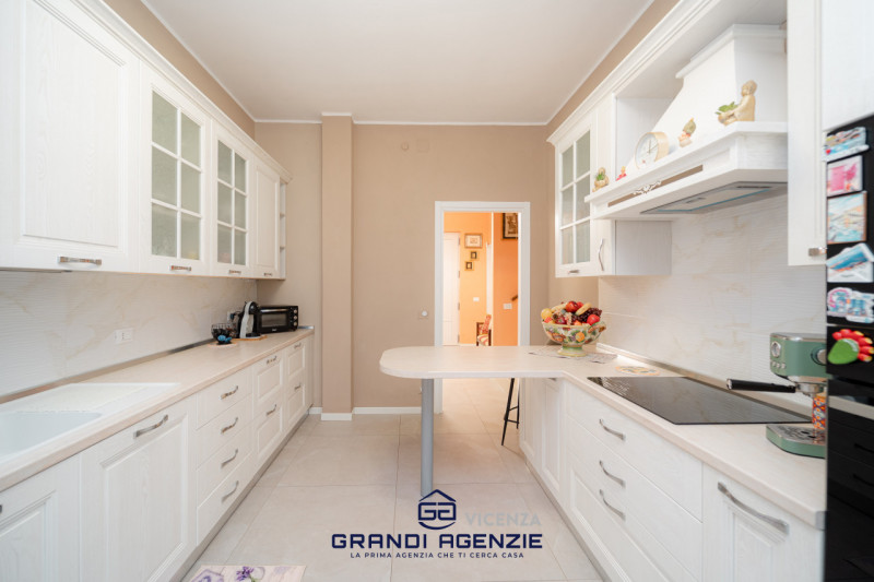 A Vigardolo, frazione di Monticello Conte Otto, in una posizione ideale per chi desidera la comod...