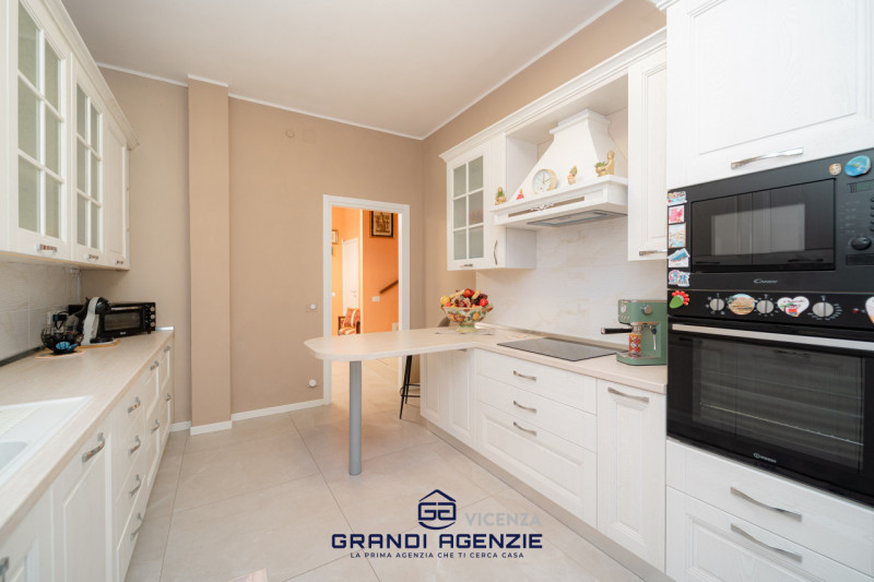 A Vigardolo, frazione di Monticello Conte Otto, in una posizione ideale per chi desidera la comod...