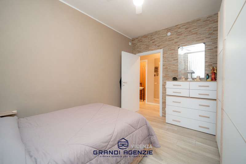 A Vigardolo, frazione di Monticello Conte Otto, in una posizione ideale per chi desidera la comod...