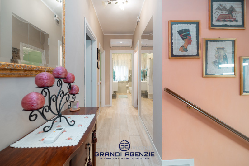 A Vigardolo, frazione di Monticello Conte Otto, in una posizione ideale per chi desidera la comod...