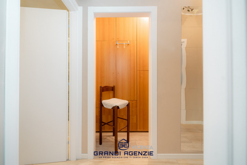 A Vigardolo, frazione di Monticello Conte Otto, in una posizione ideale per chi desidera la comod...