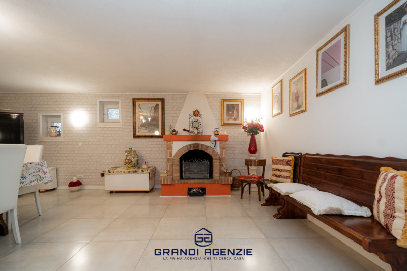 A Vigardolo, frazione di Monticello Conte Otto, in una posizione ideale per chi desidera la comod...