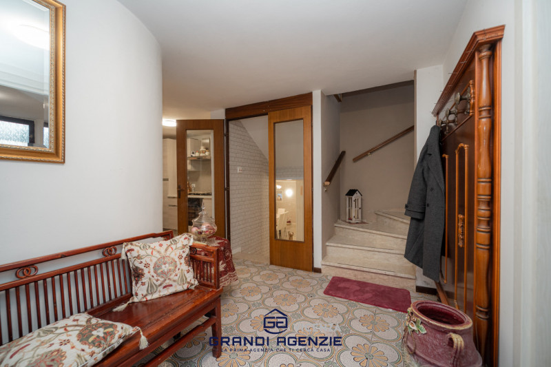 A Vigardolo, frazione di Monticello Conte Otto, in una posizione ideale per chi desidera la comod...