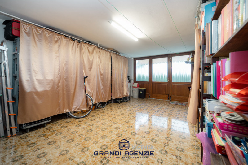 A Vigardolo, frazione di Monticello Conte Otto, in una posizione ideale per chi desidera la comod...