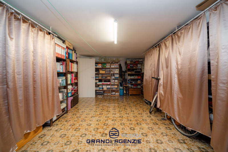 A Vigardolo, frazione di Monticello Conte Otto, in una posizione ideale per chi desidera la comod...