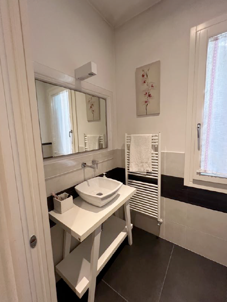 Rif. A.A.220-252

Vendita all'asta - appartamento su 3 piani in data 26 marzo 2026

Descrizione: ...