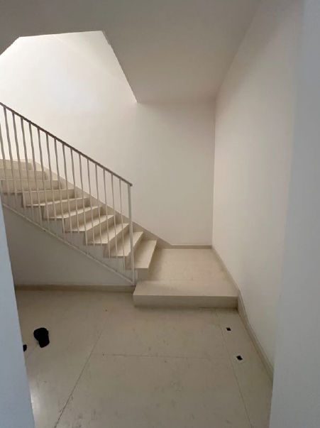 Rif. A.A.220-252

Vendita all'asta - appartamento su 3 piani in data 26 marzo 2026

Descrizione: ...