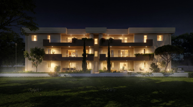 Al secondo e ultimo piano di una palazzina moderna di sole 10 unità, proponiamo un elegante appar...