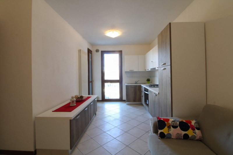 Scopri questo appartamento bilocale situato nel cuore di Pernumia, un comune caratteristico della...