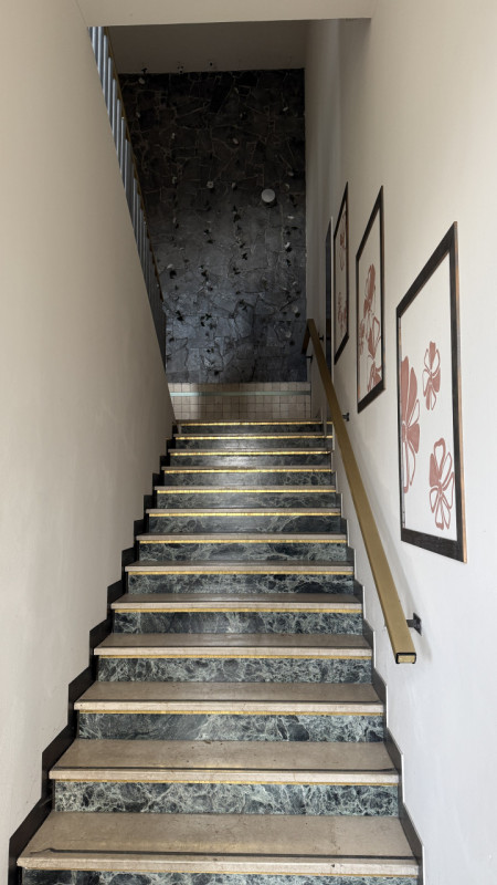 ARCELLA – STAZIONE  STRUTTURA COMMERCIALE con scoperto.

Comodo alla stazione dei treni, al centr...