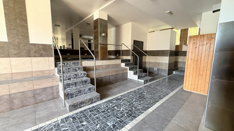 ARCELLA – STAZIONE  STRUTTURA COMMERCIALE con scoperto.

Comodo alla stazione dei treni, al centr...