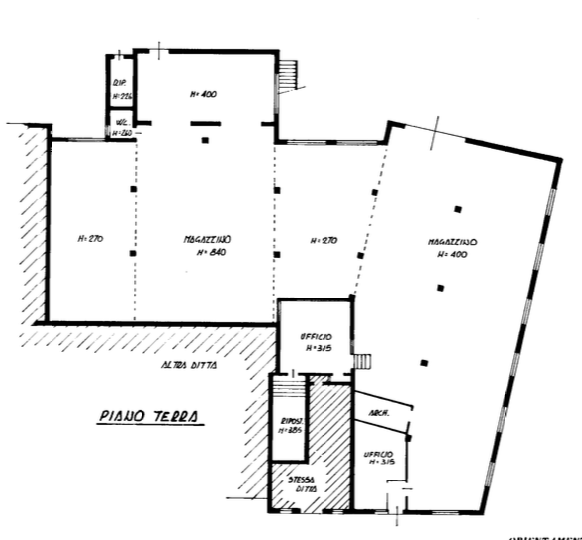 ARCELLA – STAZIONE  STRUTTURA COMMERCIALE con scoperto.

Comodo alla stazione dei treni, al centr...