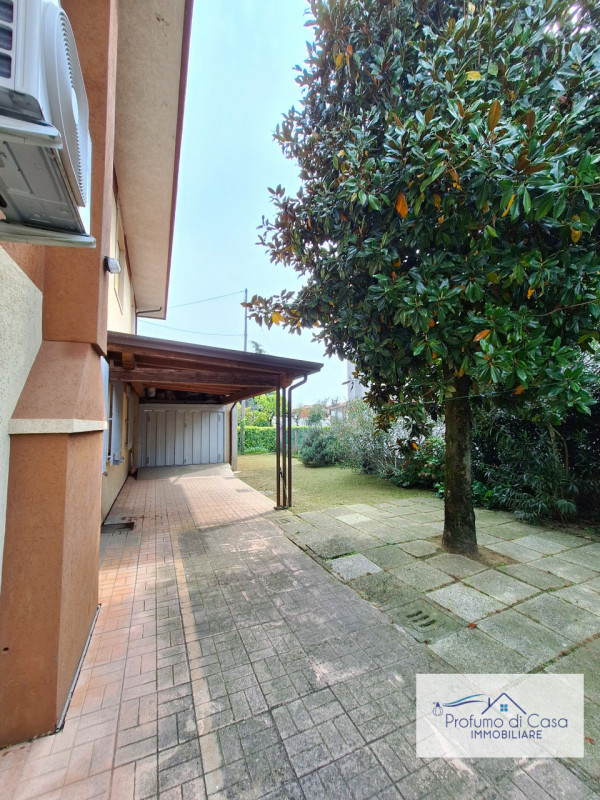 DescrizioneStampe e Operazioni
VILLAFRANCA PADOVANA - In ottima posizione, comoda a tutti i princ...