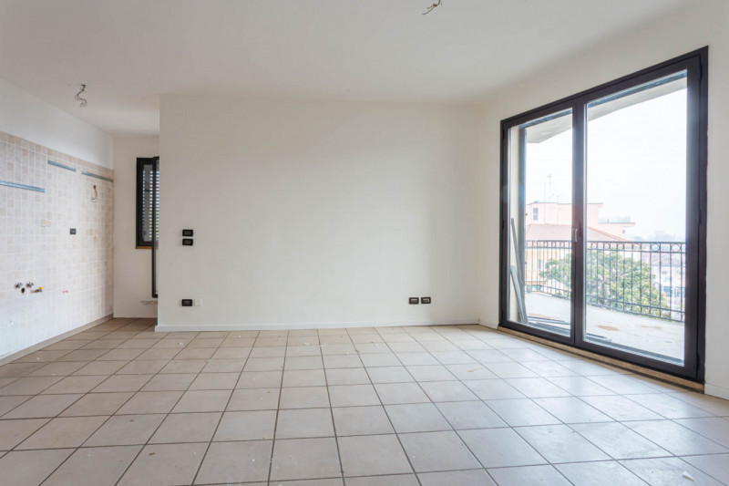 In vendita a Montegrotto Terme, proponiamo un elegante appartamento situato al terzo piano di un ...