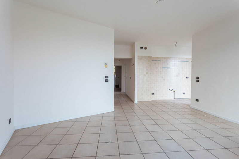 In vendita a Montegrotto Terme, proponiamo un elegante appartamento situato al terzo piano di un ...