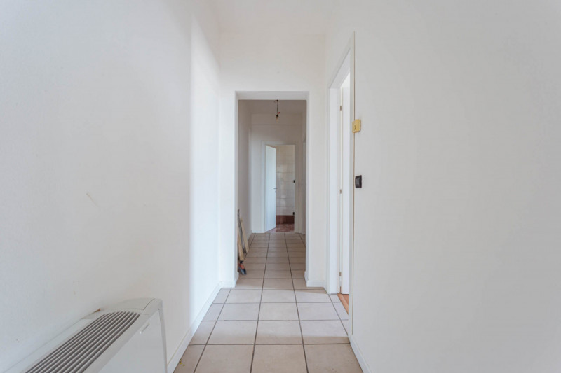 In vendita a Montegrotto Terme, proponiamo un elegante appartamento situato al terzo piano di un ...