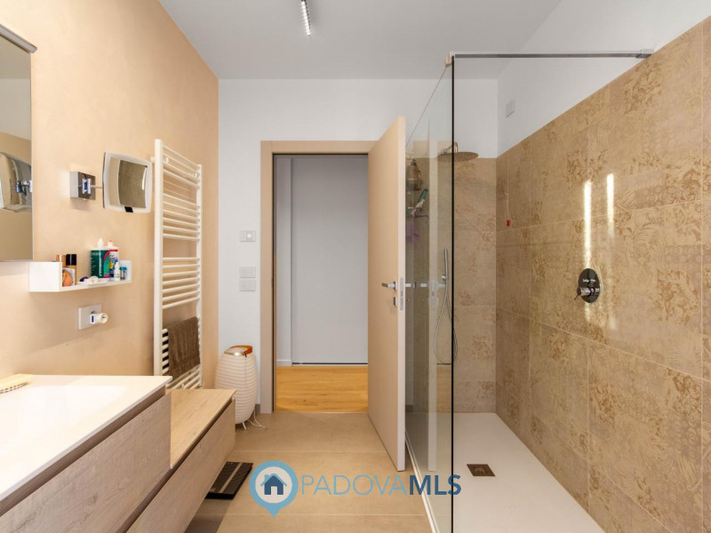 Immobile in esclusiva al Gruppo Padova MLS
Nel cuore del prestigioso quartiere di Borgoricco a Pa...