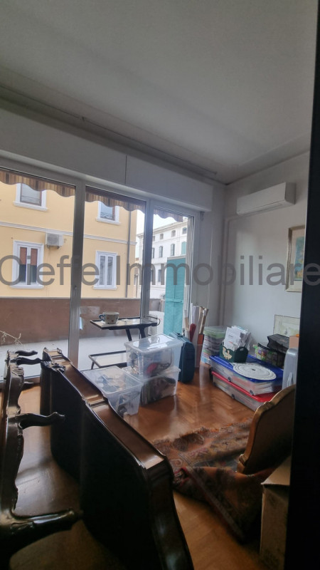 Scopri questo affascinante appartamento quadrilocale situato nel cuore di Santa Croce, una delle ...