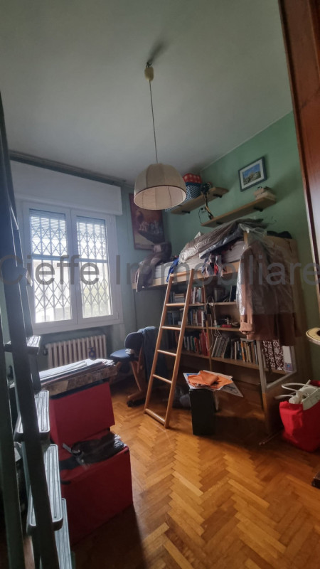 Scopri questo affascinante appartamento quadrilocale situato nel cuore di Santa Croce, una delle ...