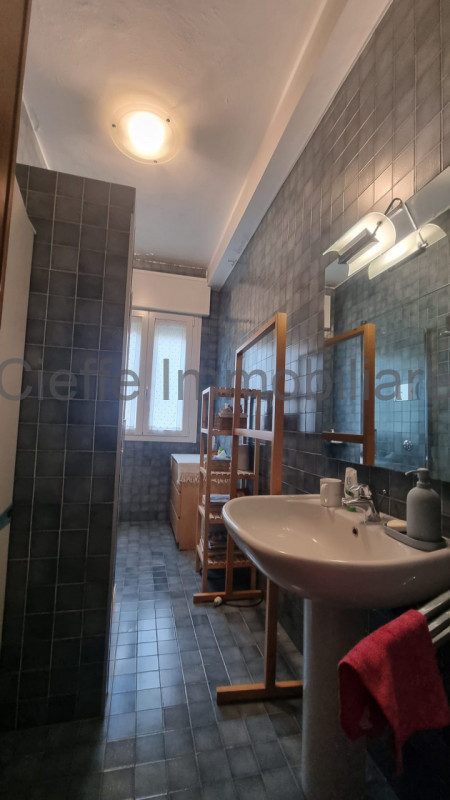 Scopri questo affascinante appartamento quadrilocale situato nel cuore di Santa Croce, una delle ...