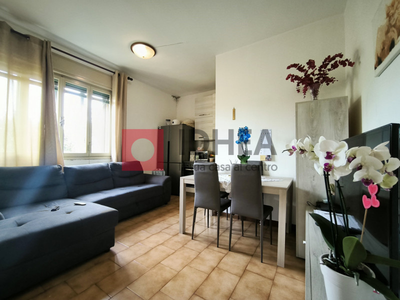 PER INVESTIMENTO: APPARTAMENTO LOCATO CON CONTRATTO 4+4 CANONE  EURO 400,00
RONCADE CENTRO
RIFERI...