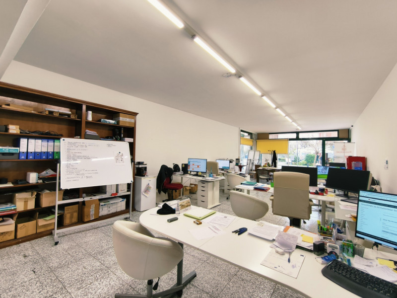 Vendesi negozio di circa 200mq in posizione strategica tra il centro di Abano Terme e Montegrotto...