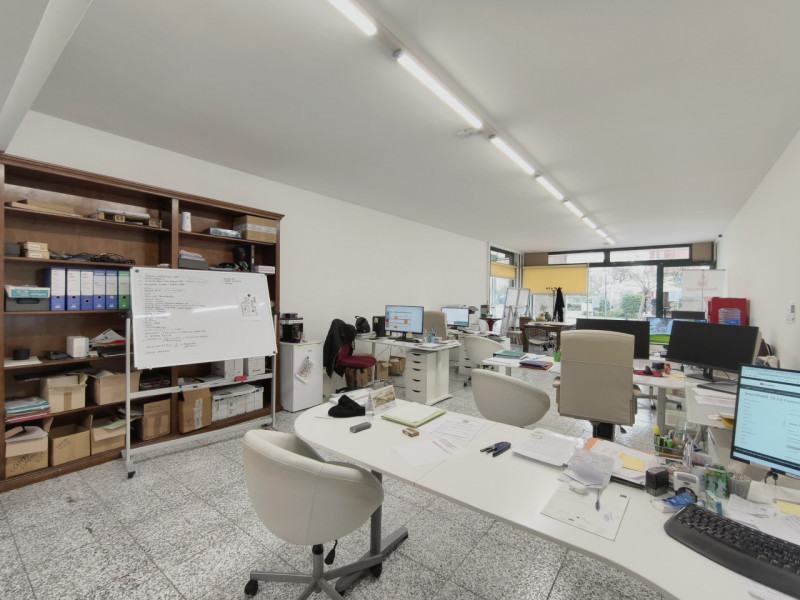 Vendesi negozio di circa 200mq in posizione strategica tra il centro di Abano Terme e Montegrotto...