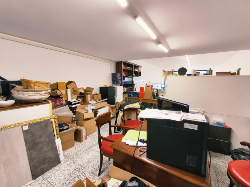 Vendesi negozio di circa 200mq in posizione strategica tra il centro di Abano Terme e Montegrotto...