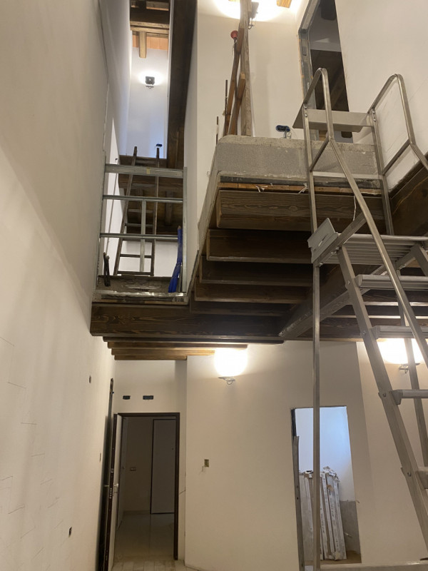 Proponiamo Attico da "personalizzare" in centro storico a Piove di Sacco, composto di: ampio e lu...