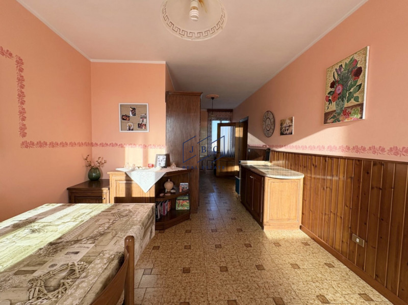 Zenson di Piave - (TV)
Scoprite questa graziosa porzione di bifamiliare situata nel tranquillo co...