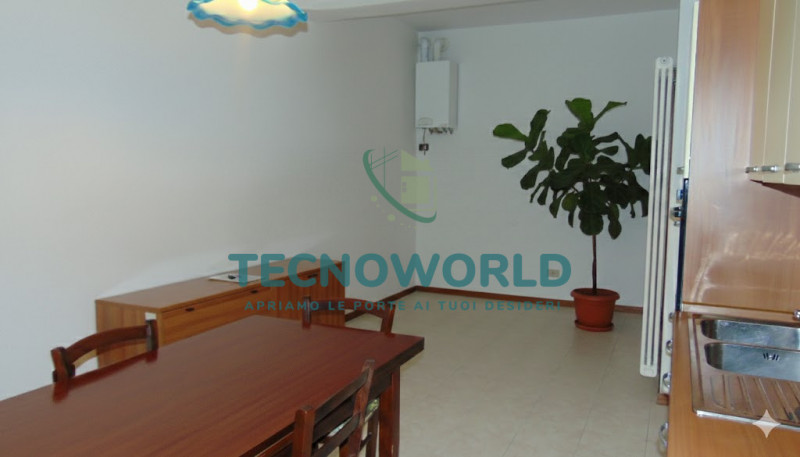 Scopri il tuo nuovo rifugio nel cuore di Marano Vicentino! Questo accogliente appartamento biloca...