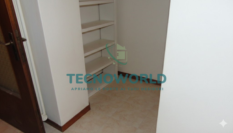 Scopri il tuo nuovo rifugio nel cuore di Marano Vicentino! Questo accogliente appartamento biloca...