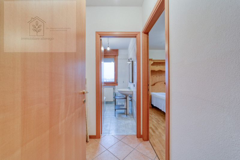 In vendita a Padova, nel cuore della tranquilla e residenziale zona Cave, proponiamo uno splendid...