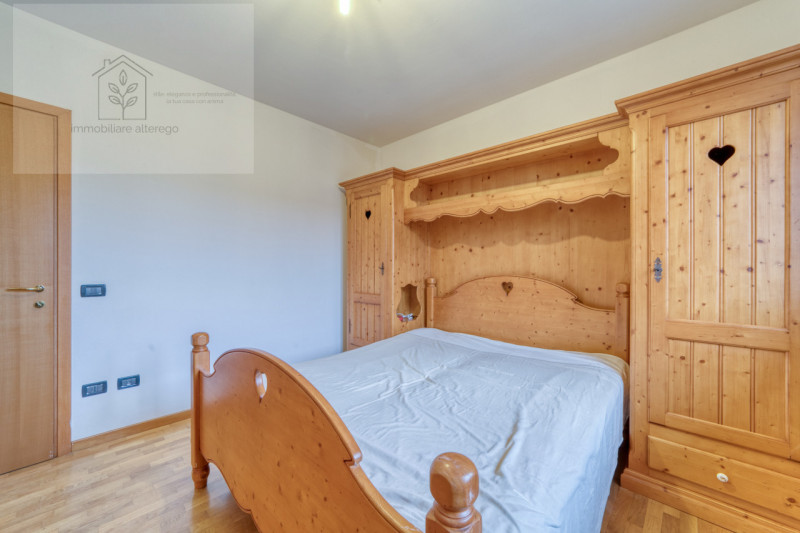 In vendita a Padova, nel cuore della tranquilla e residenziale zona Cave, proponiamo uno splendid...