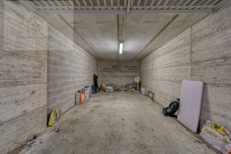 In vendita a Padova, nel cuore della tranquilla e residenziale zona Cave, proponiamo uno splendid...