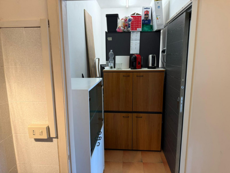 Nel cuore di Torreglia, lungo la via principale e in posizione di forte passaggio, proponiamo in ...