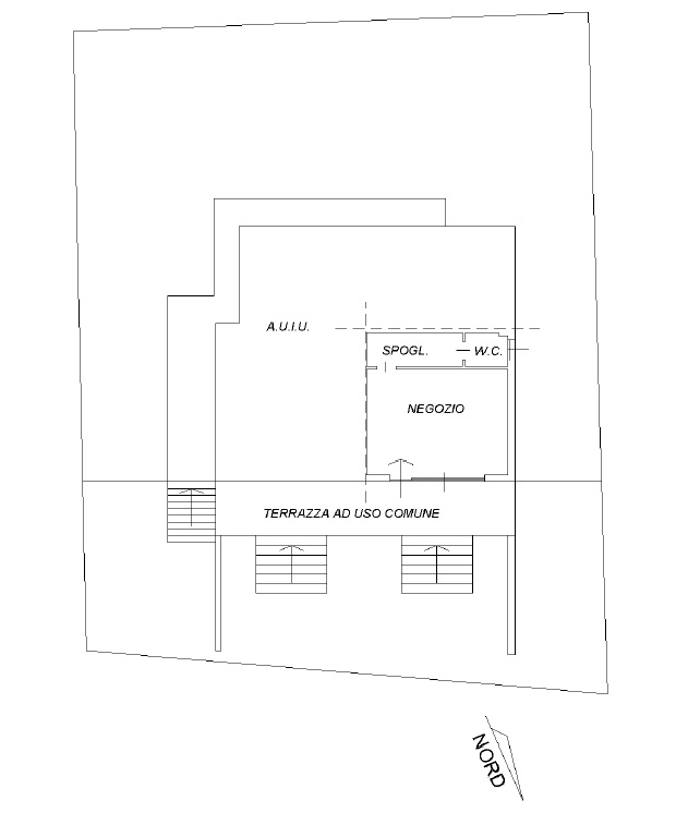 In zona centrale a Torreglia, proponiamo in vendita negozio di circa 40 mq situato in posizione s...