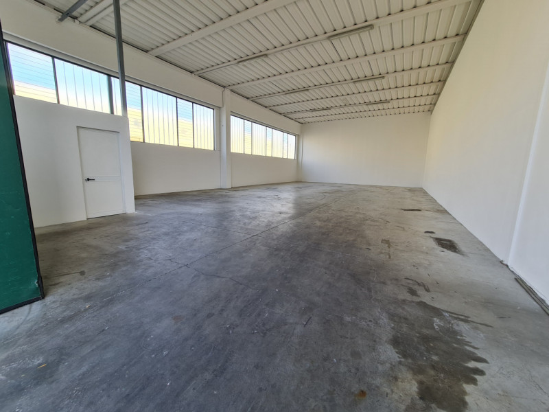 Capannone multiservizi in zona artigianale ad Abano Terme, direttamente ubicato in prossimità del...