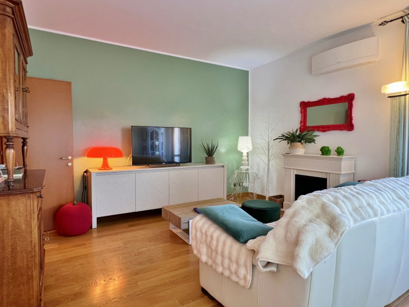 SPLENDIDO TRICAMERE RISTRUTTURATO, A VICENZA QUARTIERE PISCINE-SAN BORTOLO- Rif. 8345
Nel cuore d...