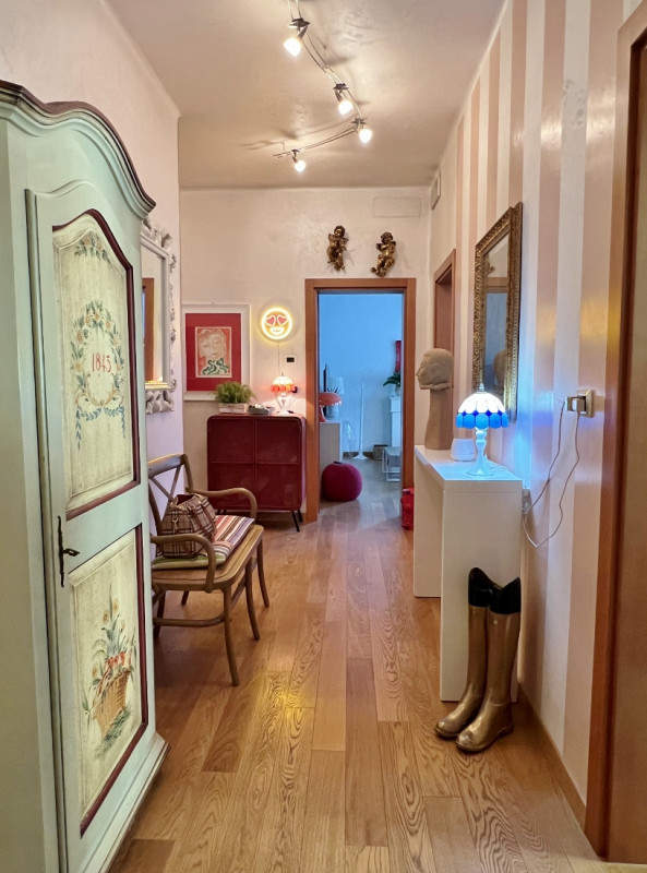 SPLENDIDO TRICAMERE RISTRUTTURATO, A VICENZA QUARTIERE PISCINE-SAN BORTOLO- Rif. 8345
Nel cuore d...